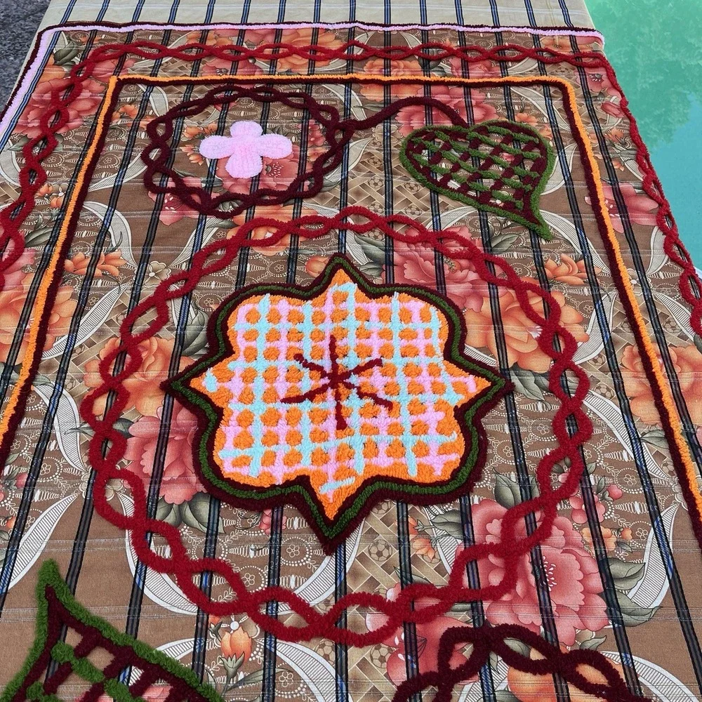 VTG Handmade Chenille Embroidered Floral Tapestry Wall Hanging 56X80 Table‎